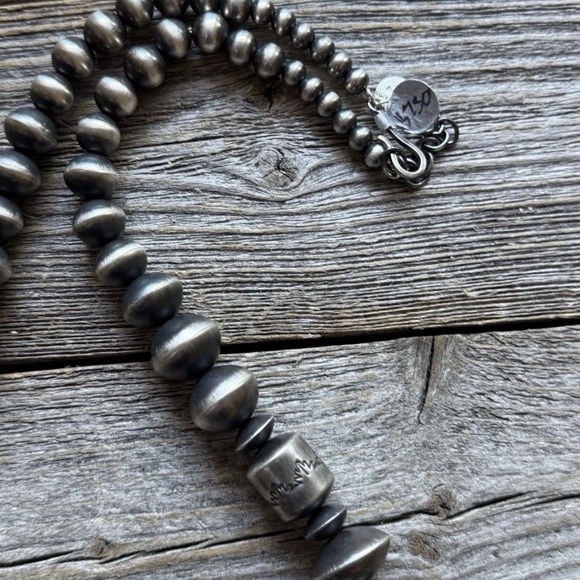 Rose Martin Navajo Sterling Silver Handmade Stamped Pearls Bead Necklace 22 inch - Picture 5 of 12